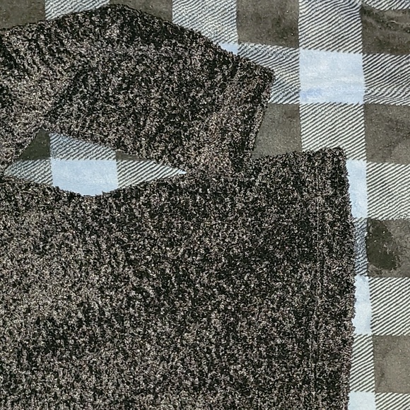 Vintage. Made in USA. Cabela's. Fuzzy Pullover T-neck. Women's size XL - Picture 12 of 13